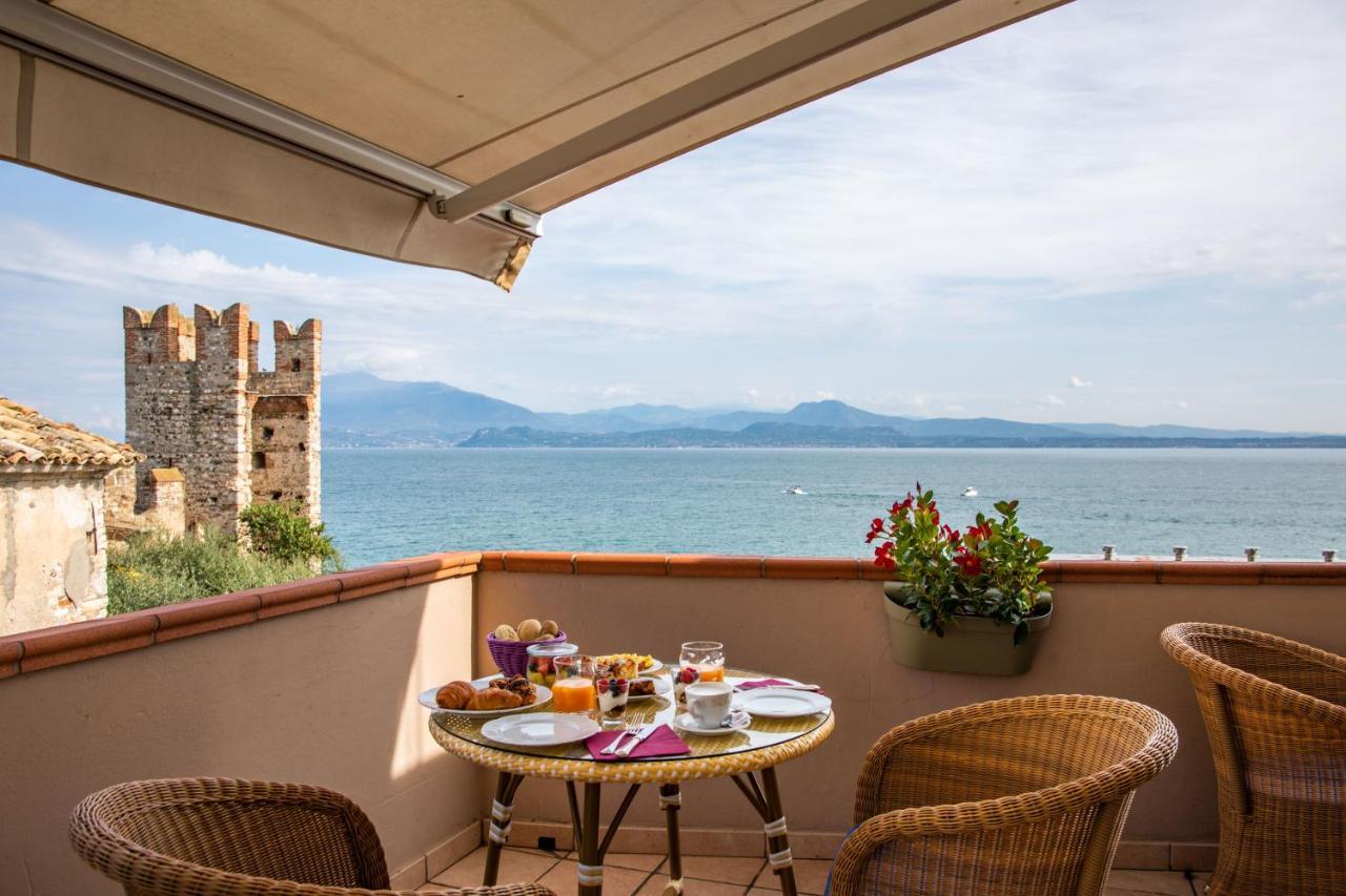 Hotel Degli Oleandri Sirmione Exterior photo