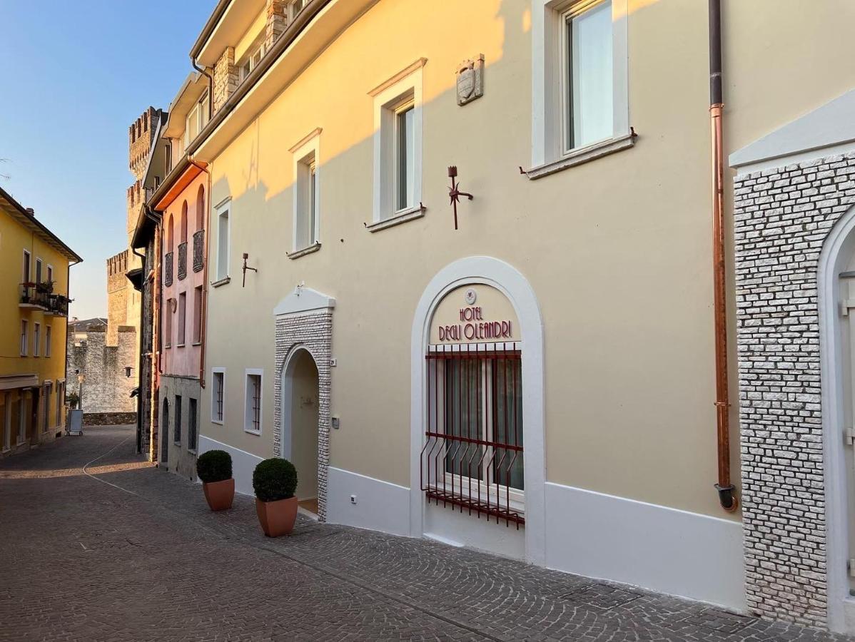 Hotel Degli Oleandri Sirmione Exterior photo